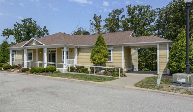 Accessible 4BR/4BA Golf Villa with Resort Pool and Hot Tub