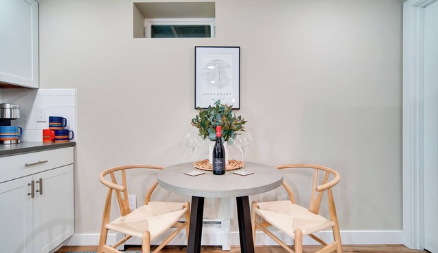 Alluring Anchorage Apt - Walk to Coastal Trl!