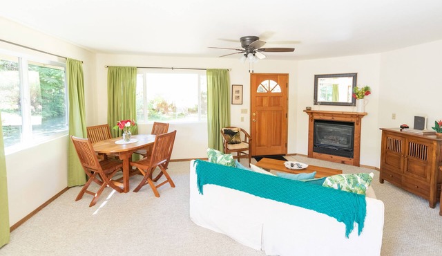 Ama'u Lani Cottage minutes from Volcano Village & Hawaii Volcanoes National Park