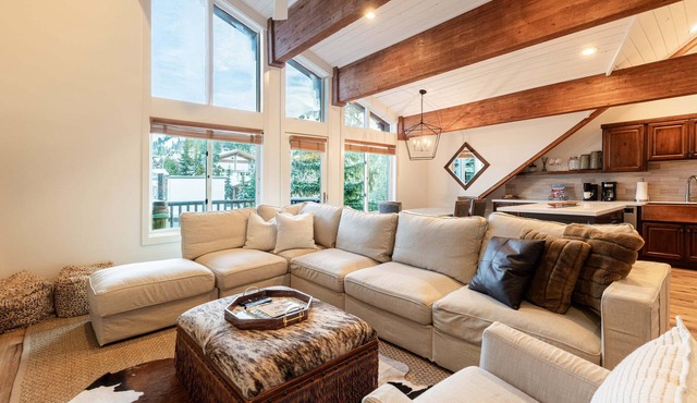 Amazing Views & Private Hot Tub, 2 Cozy Master BD - Winter escape!