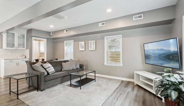 Beach Bliss in Hampton – Minutes to the Shore!