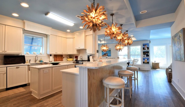 Canal Front - South Litchfield Beach - Private Dock/Pool