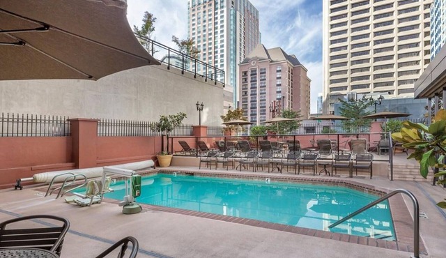 Central Seattle Escape Near Pike Place Market & Space Needle Studio Hotel