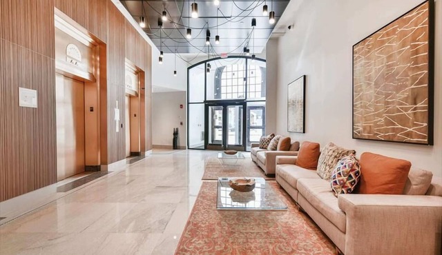 Centralized Downtown Studio | Great Amenities | Near Tufts