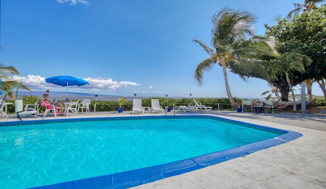 Centrally-Located Studio w/Free WiFi, Shared Pool, Grills, & Kitchenette