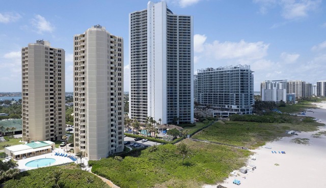 Charming 2-bedroom 2 bath oceanfront condo with pool and private beach