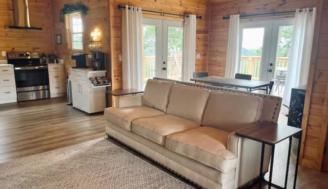 Charming 3-Bedroom Cabin With View!