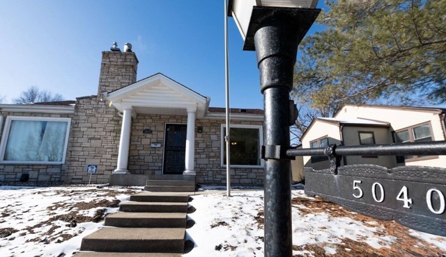 Charming 4-Bedroom, 2-Bath Retreat Near Lake Nokomis – Now 20% Off!