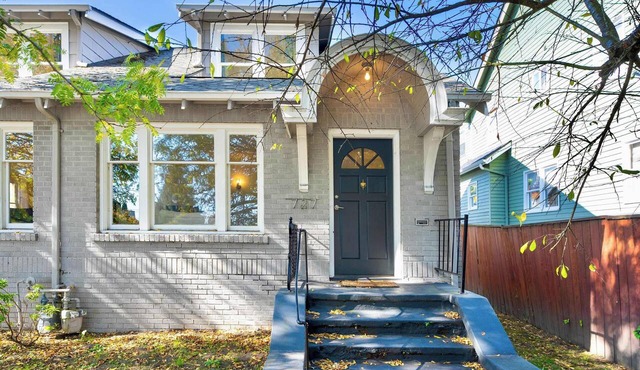 Charming and Spacious 3Beds3Bath Seattle Townhome