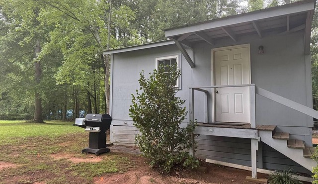 Charming cabin with AC and WiFi in delightful Clinton