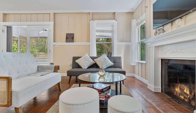 Charming Mango Grove Cottage, Coconut Grove