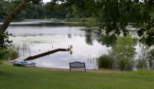 Charming, peaceful, lakeside retreat