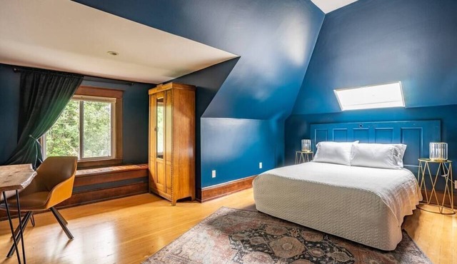Charming Room in Historic BnB - Rm6