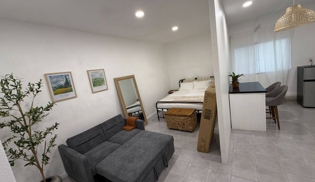 Charming studio in Colton