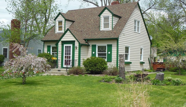 Clean, comfortable & conveniently located!