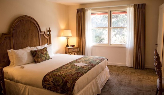 Come Create Memories w/Fun-filled Adventures at this Paradise! Free Parking!