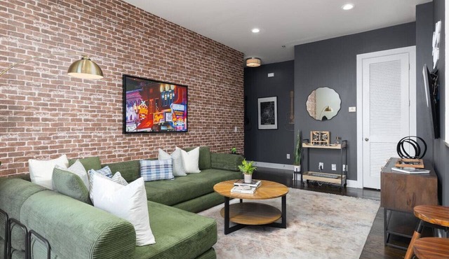 Condo with Garage Parking, by Vanderbilt -2 Miles to Downtown