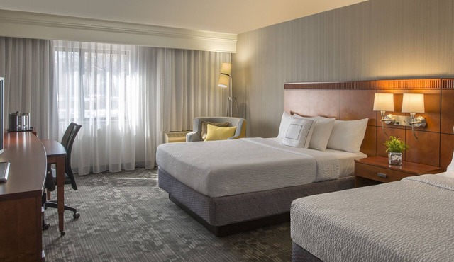 Courtyard by Marriott Grand Rapids Airport
