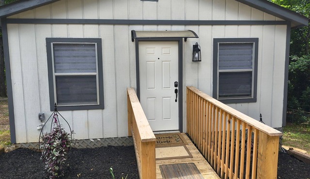 Cozy 1-BR/BA cottage in beautiful Stonecrest near I-20 & I-285, Arabia Mountain