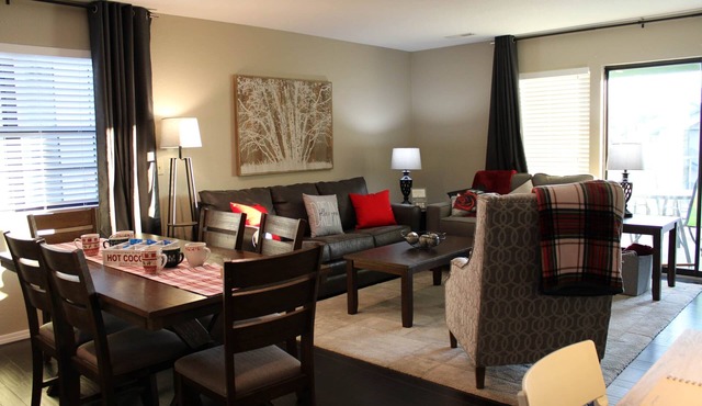 Cozy Condo Centrally Located just off the Strip