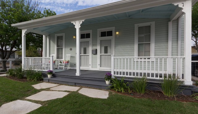 Cozy Cottage in Lavaca near Convention Center, Downtown and King William