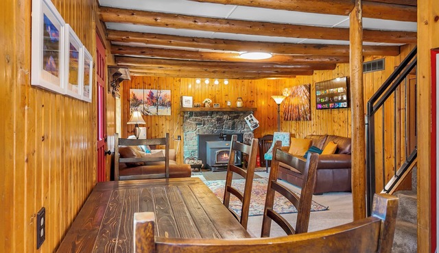 Cozy Silverthorne Cabin Near Rainbow Rd & Major Ski Resorts