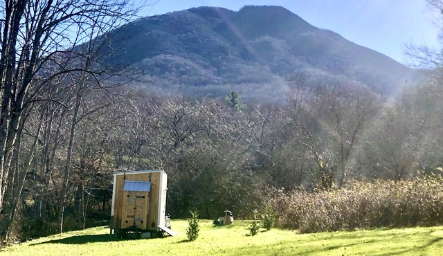 Cozy Streamside Tiny Cabin at The Peak