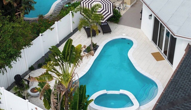Delray Oasis: Heated Pool, Spa, Arcade, Sleeps 10