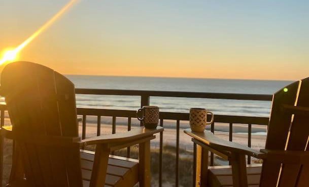 Direct Ocean Front 3BR/2BA Dog Friendly