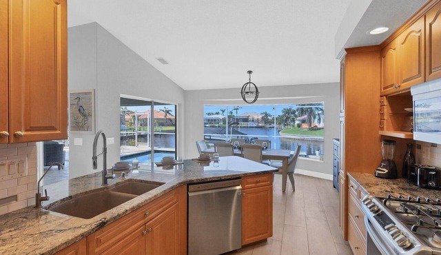 Discover Relaxation at Charlotte County Villa 5885