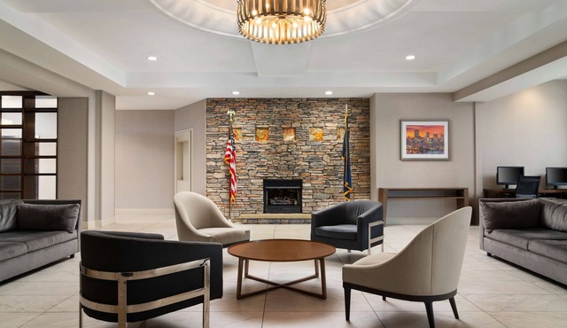 DoubleTree by Hilton Pittsburgh Airport