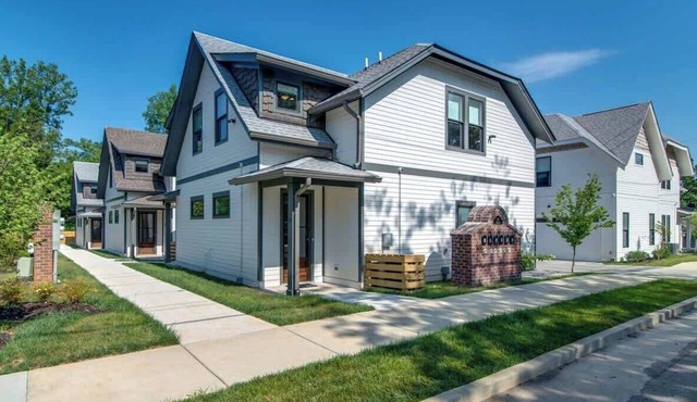 East Nashville Getaway-10 Min To Broadway, Parking