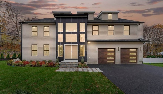 Elegant & Spacious Stay in the Heart of Needham
