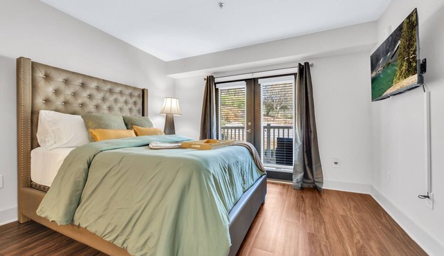 Emerald Suite near Truist Park/Free Parking