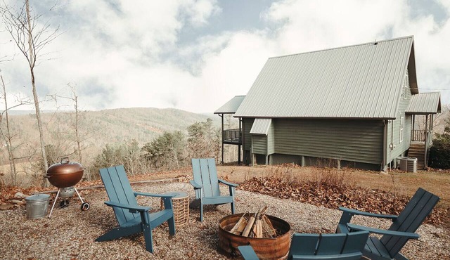 Endless Views: Sunsets, Sauna, Outdoor Firepit under the Stars