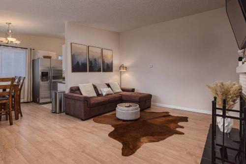Entire Duplex Downtown 4 Bdr - King beds