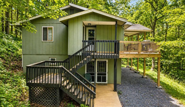 Expansive Deck + Covered Porch + Forest Views | 20 Min to Asheville | Ash Vale
