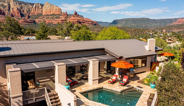 Experience luxury at Sedona Uptown House of Views with stunning red rock panoramas.