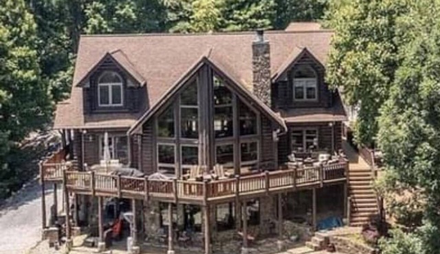 Experience Tranquility at Trinity Lodge, your Mountain Oasis in Leatherwood Moun