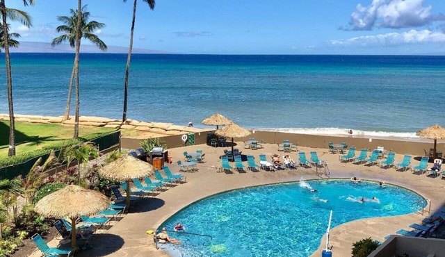 Fabulous Oceanview Studio 318 at Royal Kahana