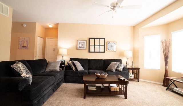 Fabulous Phoenix 2Bd/2Ba condo w/Great Pool Views