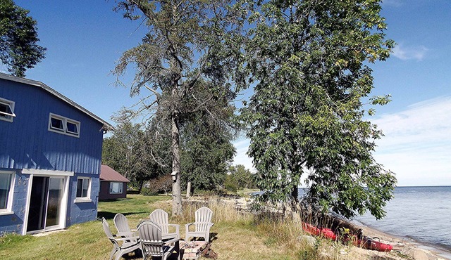 Fantastic 4-bdrm Lake House in Cedar River