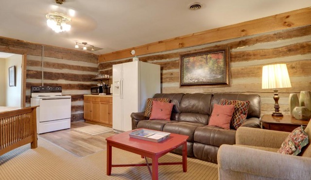 Fire Pit & Deck! Cozy Smoky Mtn Retreat on River