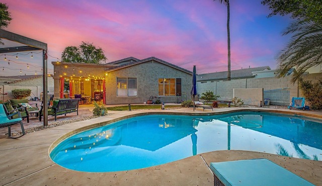 Foothills Oasis –4BR with Pool single level & Mountain Access