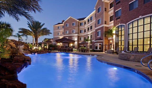 Free Breakfast + Outdoor Pool + 24 Hour Business Center | Close to NASA