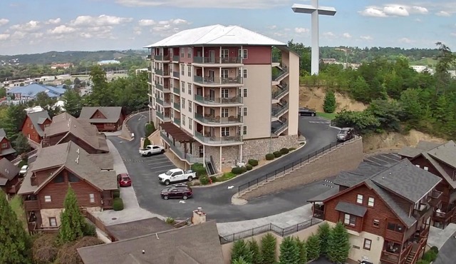 FREE Dollywood Ticket Big Bear Lodge 5005 REMODELED 2bd/2ba Pools View