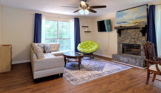 Full Kitchen, Backyard, Ping Pong, Desk and Patio - Family Retreat at LakePoint