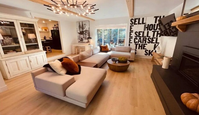 Fully Renovated Luxury Brighton Cabin w/Hot Tub