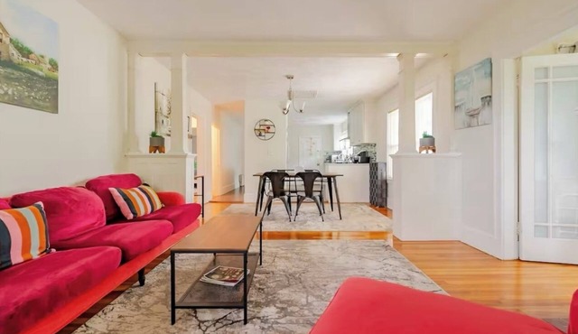 Furnished 3BR Home-Fast WiFi -Utilities Included-30+ Days