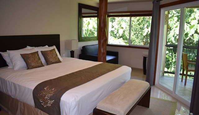 Garden View Room - Oceanfront Hilo Beach House Inn